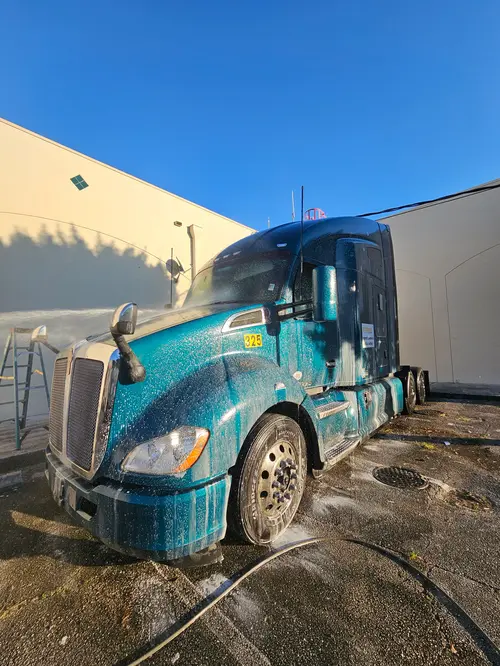 Exterior Truck Wash for Semi Trucks in West Palm Beach